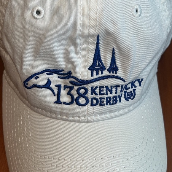 KENTUCKY DERBY 138 WINNER STRAPPBACK HAT BY THE GAME Rare 2012 white and blue - Picture 3 of 6